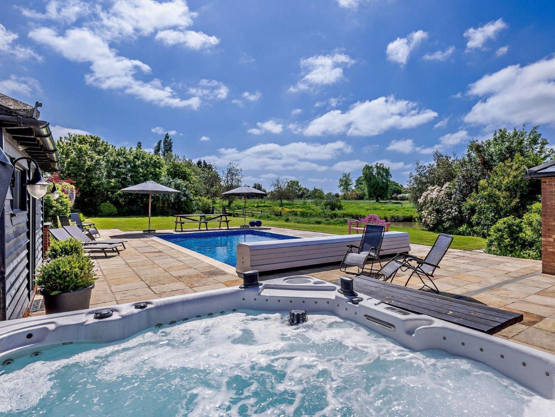 فيلا 5 Bed In Smarden 76428 المظهر الخارجي الصورة